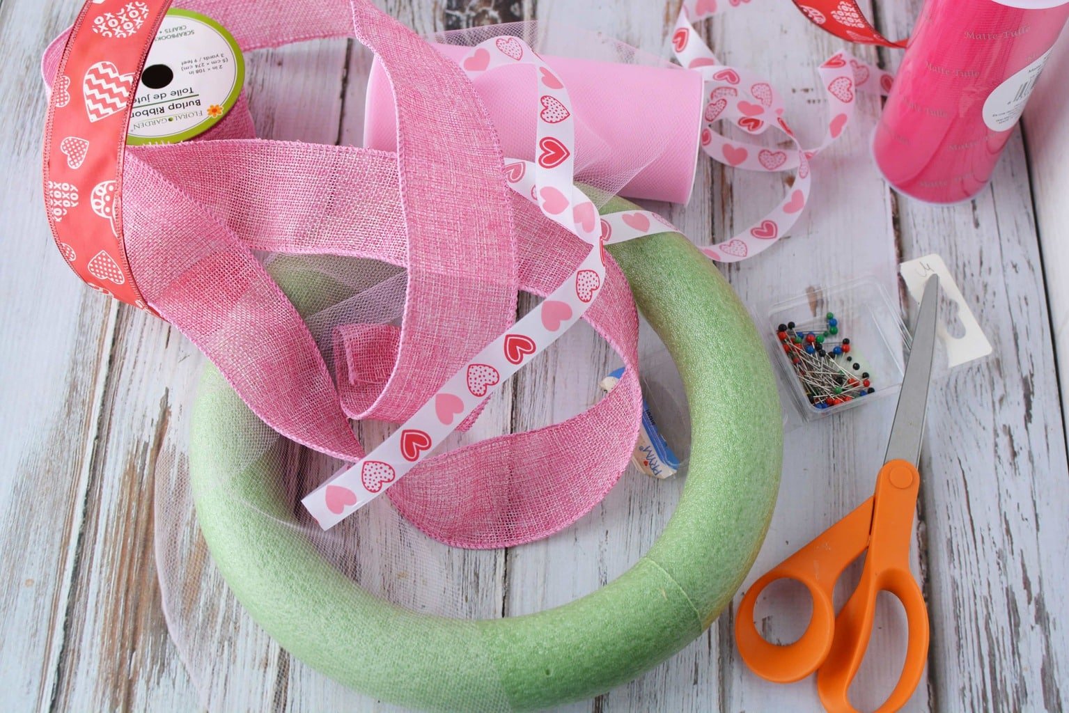 Valentine's Day Wreath, DIY Homemade Wreath, DIY Valentine's Day Wreath, Valentine's Day Crafts